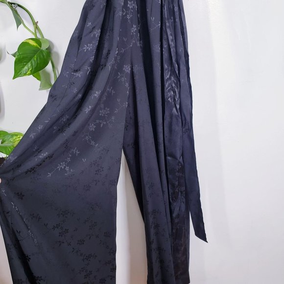 Black Wide Leg Cocktail Jumpsuit XS Satin V Neck Floral Flared Jill Stuart $295 - Picture 9 of 9